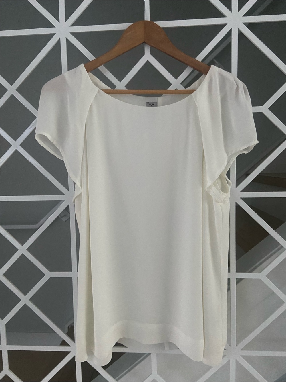 TRISTAN Ivory Cap Sleeve Chiffon Blouse Large Back Vertical Black Stripe EUC - Picture 2 of 8